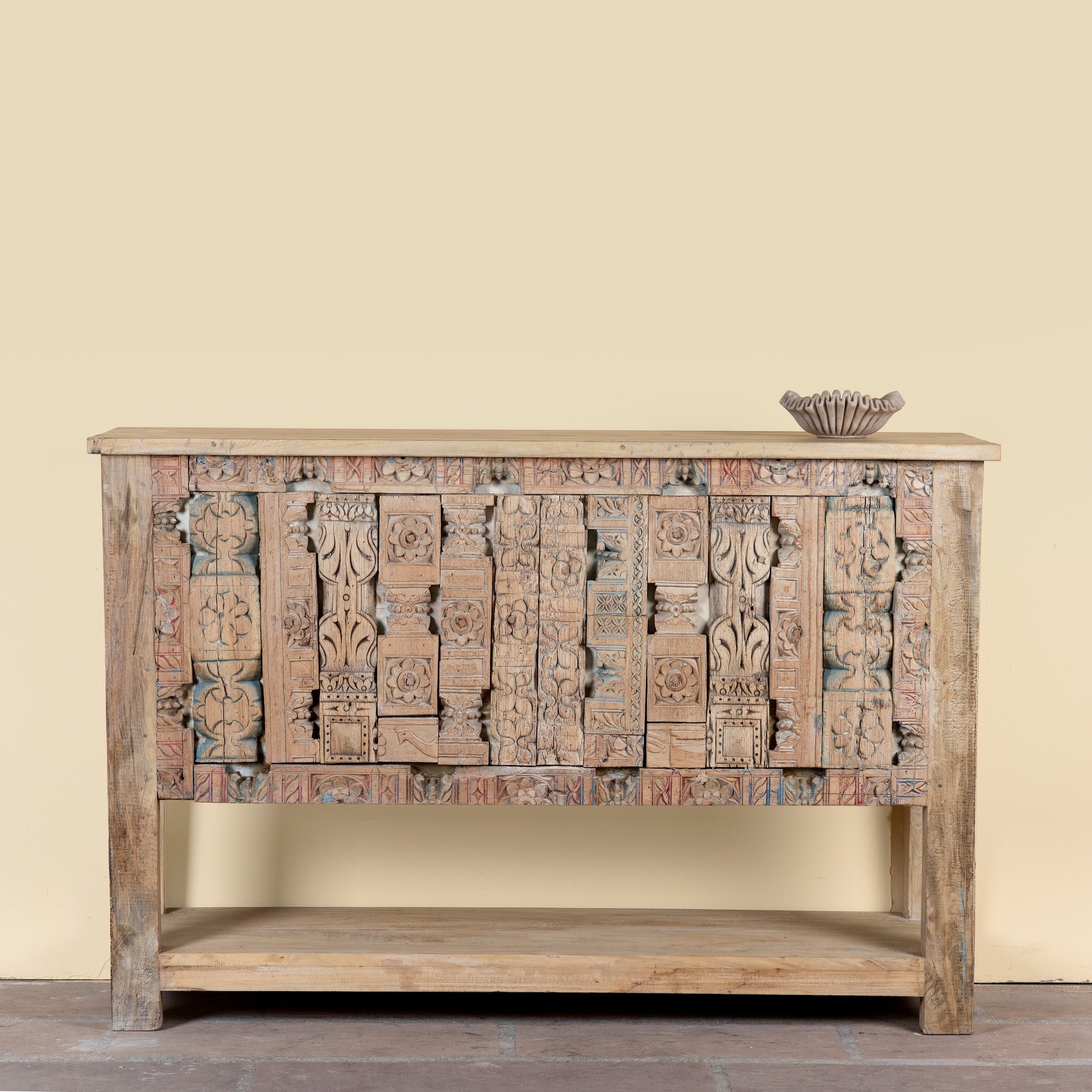 Reclaimed teak console table with hand-carved antique elements and rustic finish, 140 × 38 × 93 cm.