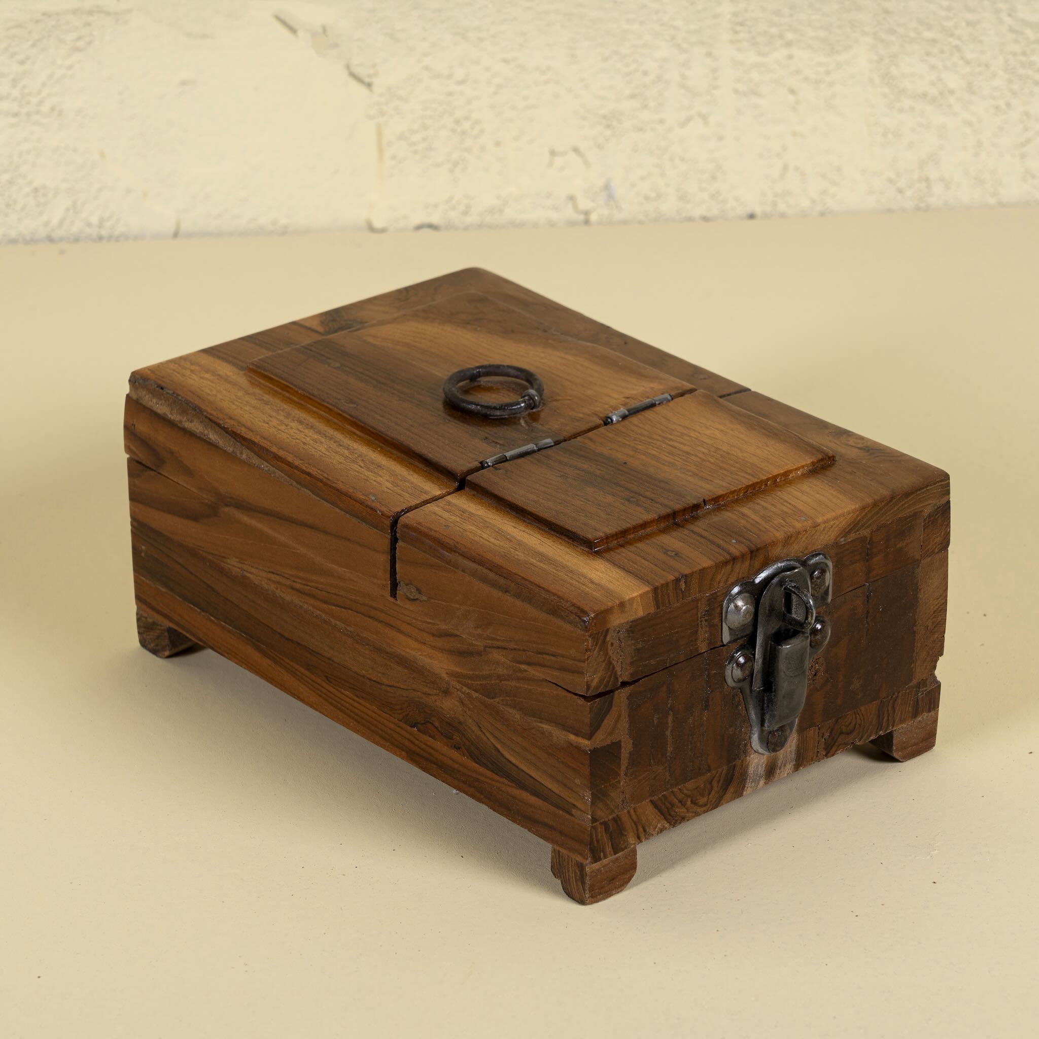Handcrafted wooden jewellery box Palash with natural finish and foldable mirror. A vintage home accessory and unique Indian decoration ideal for storing jewellery or keepsakes in vintage home decor settings.