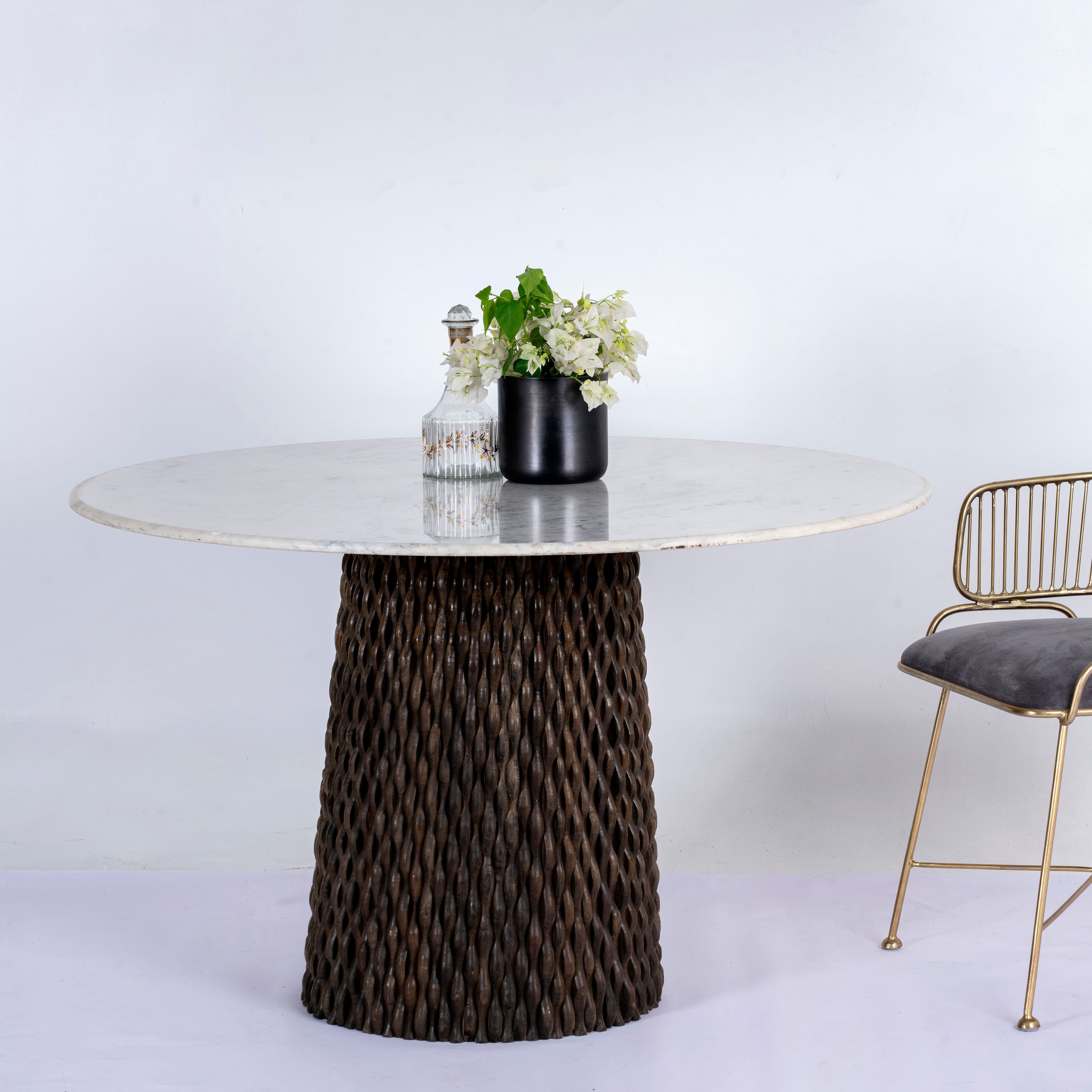 Round dining table with white marble top and solid mango wood base, handcrafted strip design; elegant marble furniture piece, 120 cm diameter × 72 cm height.