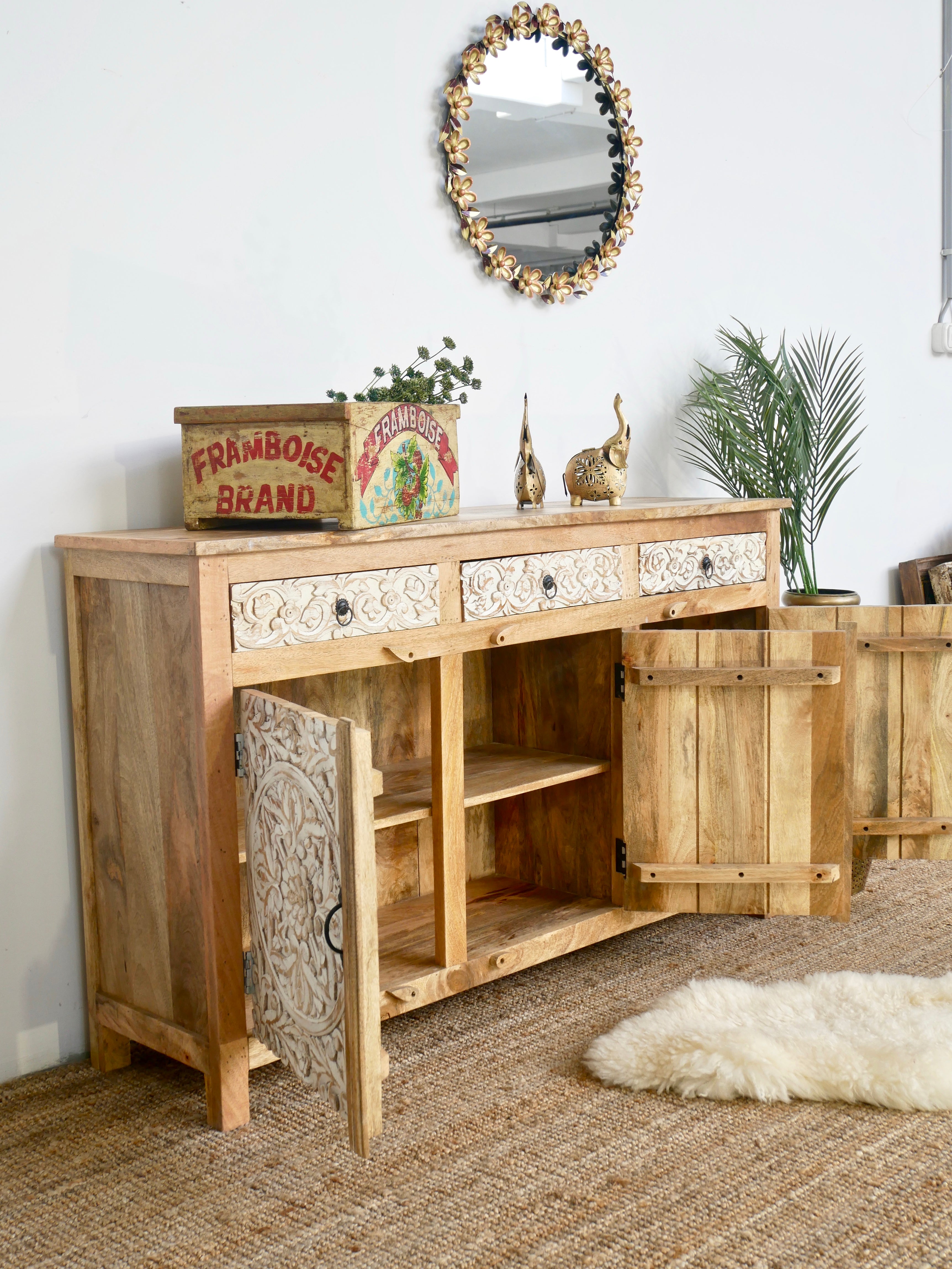 Pune, vintage indian-style sideboard