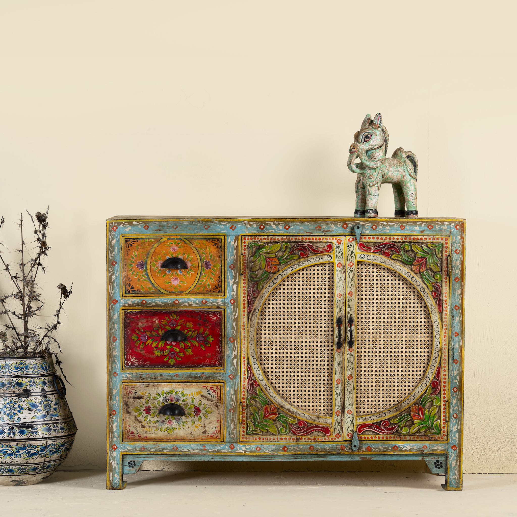 Hand painted sideboard Ashara made of mango wood with rattan inserts; Ibiza-inspired boho chic furniture, 120 × 40 × 92 cm.