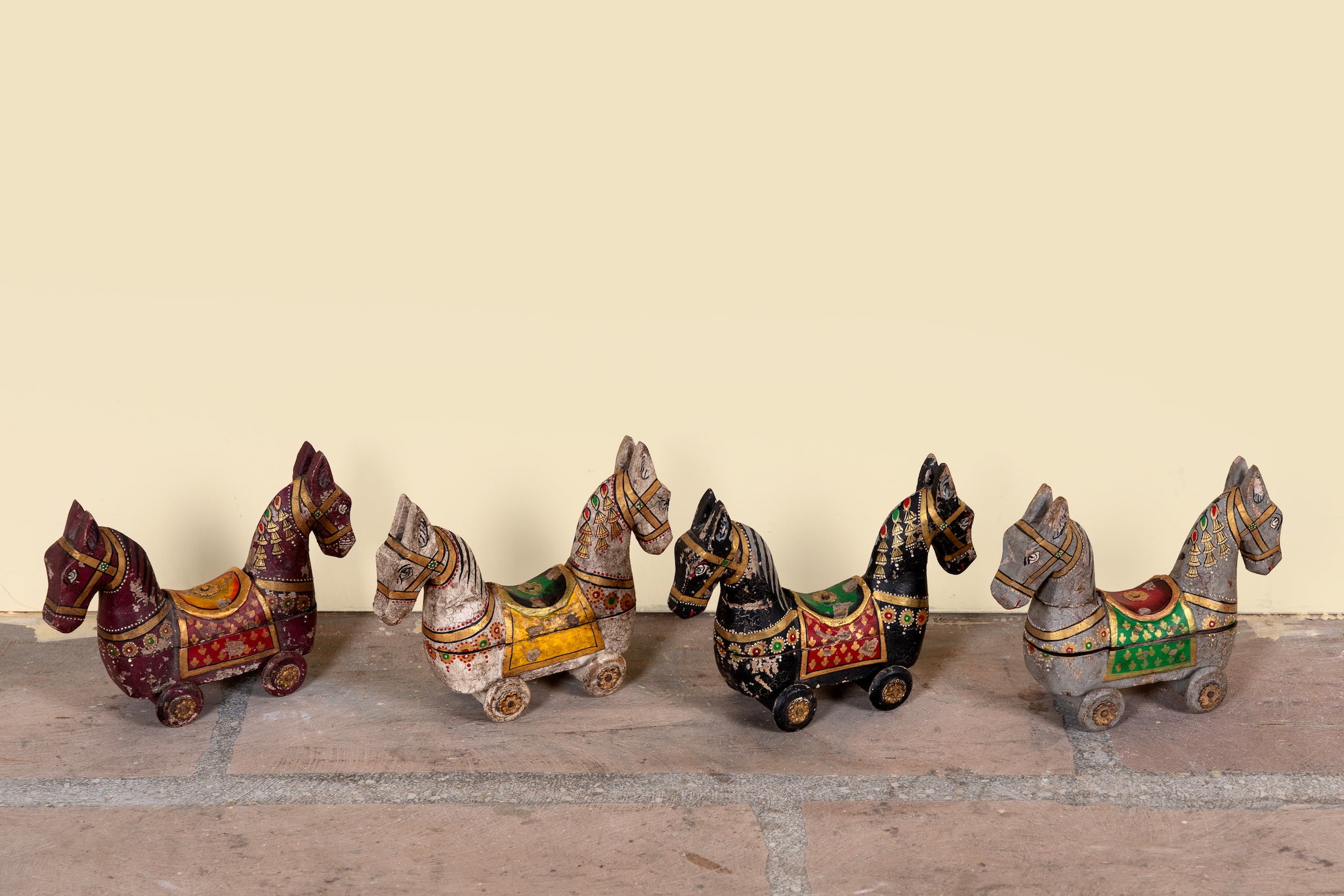 Haroon hand painted mango wood spice box with sliding lid, handcrafted Indian decorative storage box, 25x7x20cm.