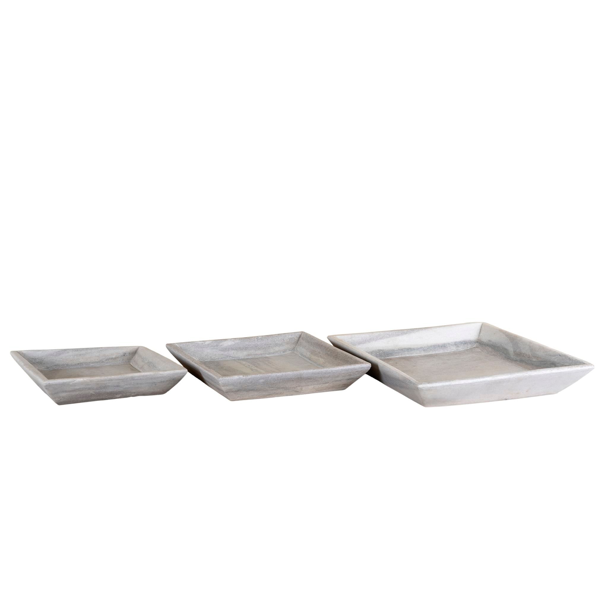 White background image of a set of 3 square white marble plates Nakul in varying sizes with sloped edges. A vintage home accessory and unique Indian decoration ideal for fruit, towels, or toiletries in vintage home decor settings.