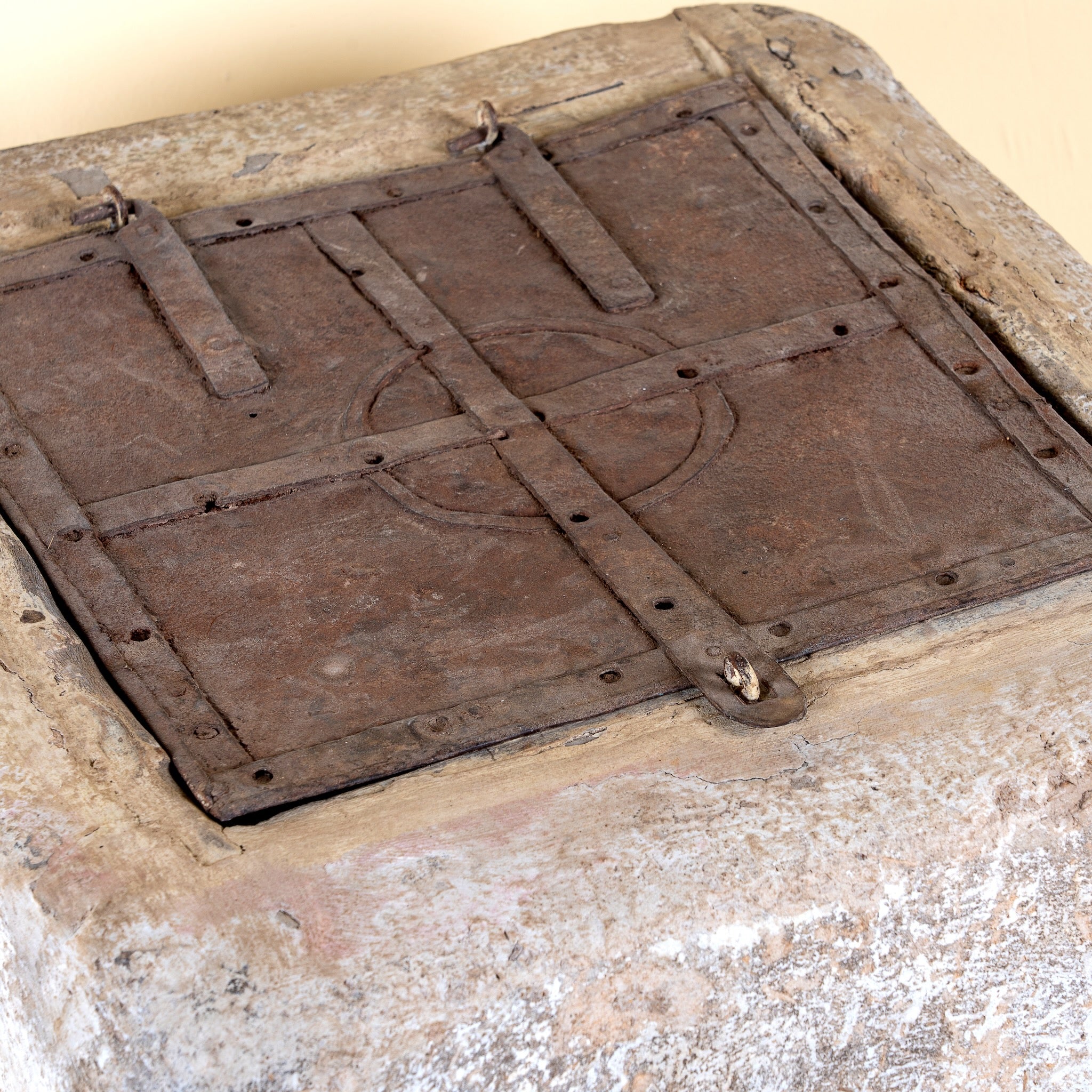 Close up image of a Nirmay antique Indian papier-mâché storage box with original iron-reinforced lid, 70cm