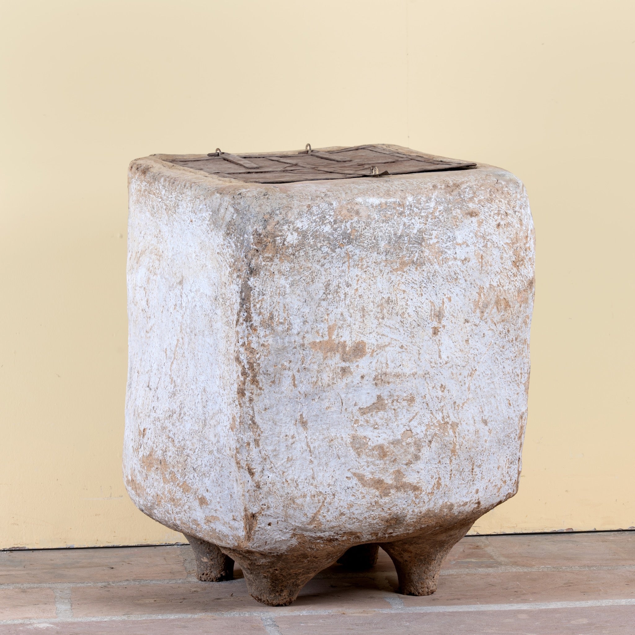 Nirmay antique Indian papier-mâché storage box with original iron-reinforced lid, 70cm