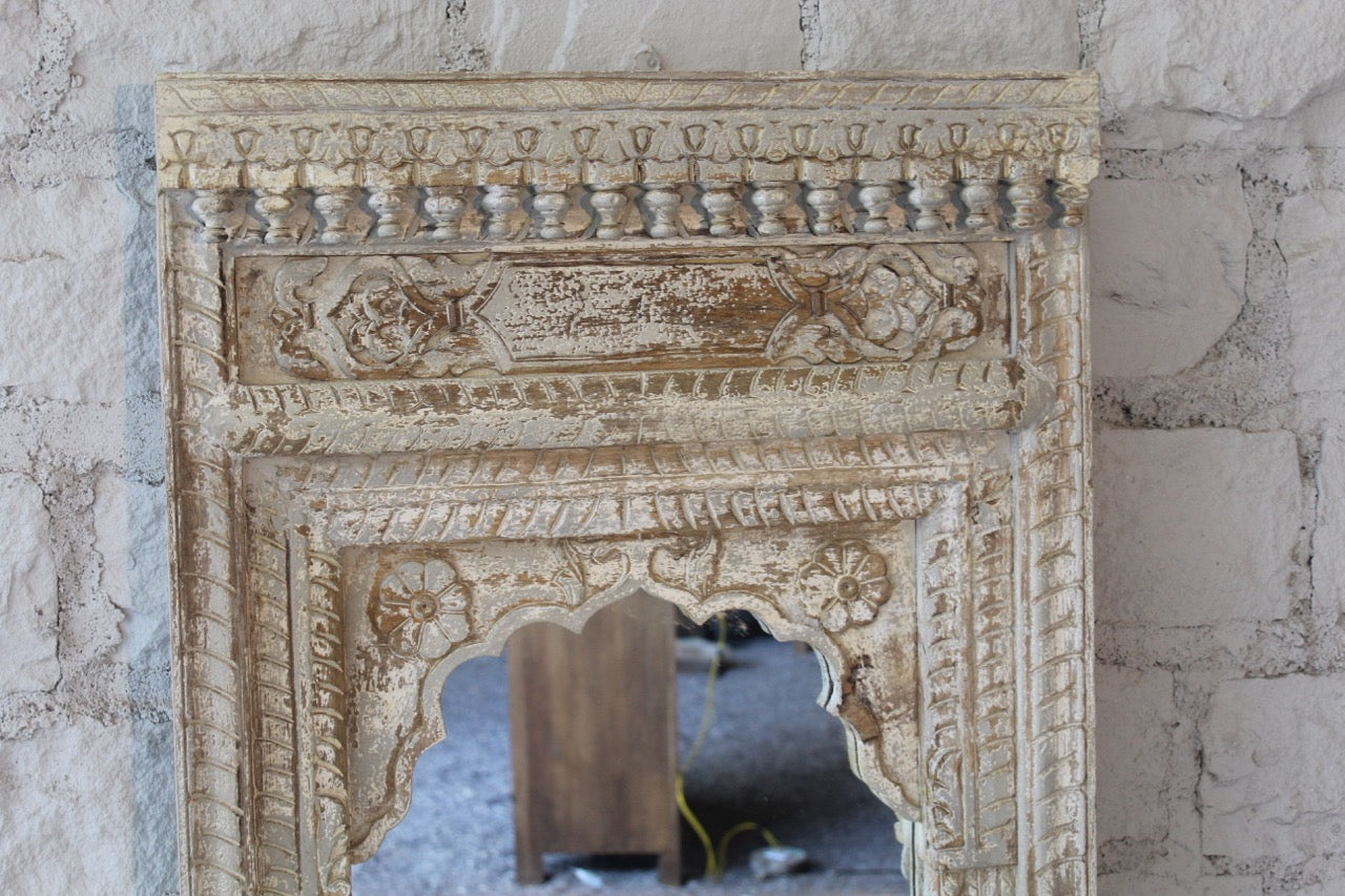 Amal, indian-style window mirror