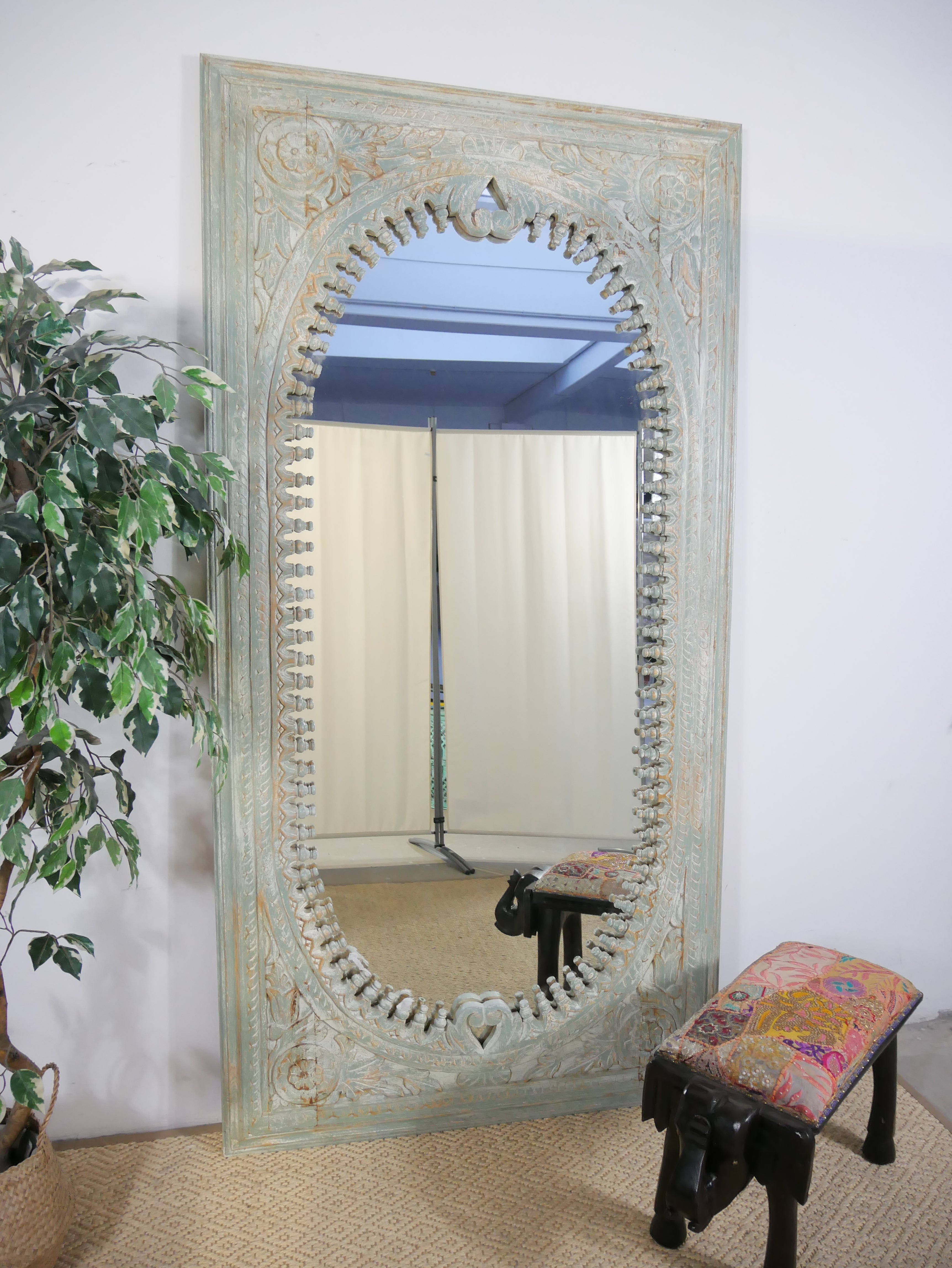 Neyla, handmade vintage mirror